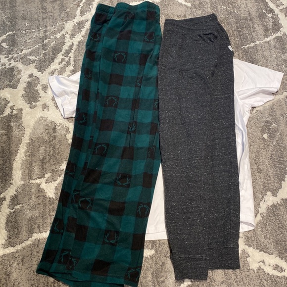 Men’s XL 3 Piece Pajamas - Picture 2 of 5